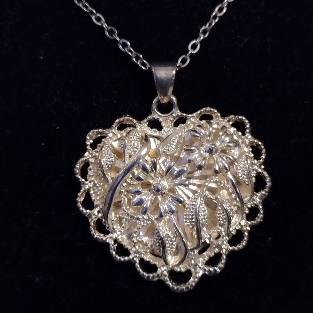 925 Sterling Silver Intricate Heart Pendant and 18" 925 Silver Chain Necklace